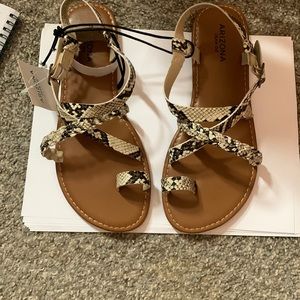 New with tags cute sandals